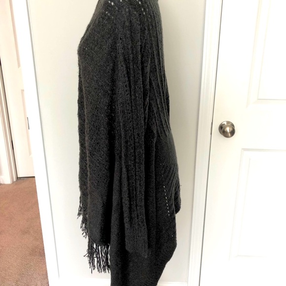 Long Sleeve Poncho/Cape-Like Charcoal Grey Cardigan Sweater - Large - Picture 5 of 13